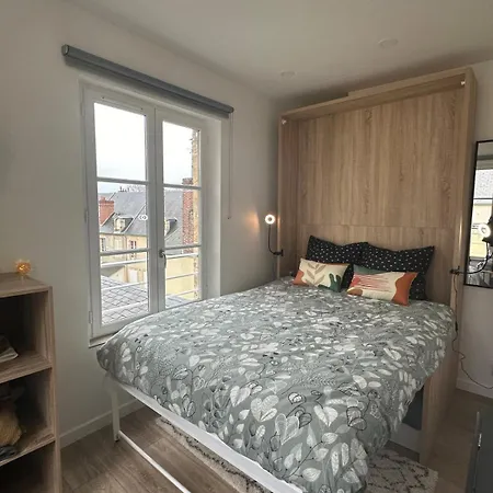 Le Nid De La Cathedrale * بايو