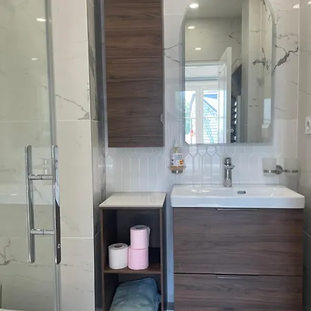 Le Nid De La Cathedrale شقة *